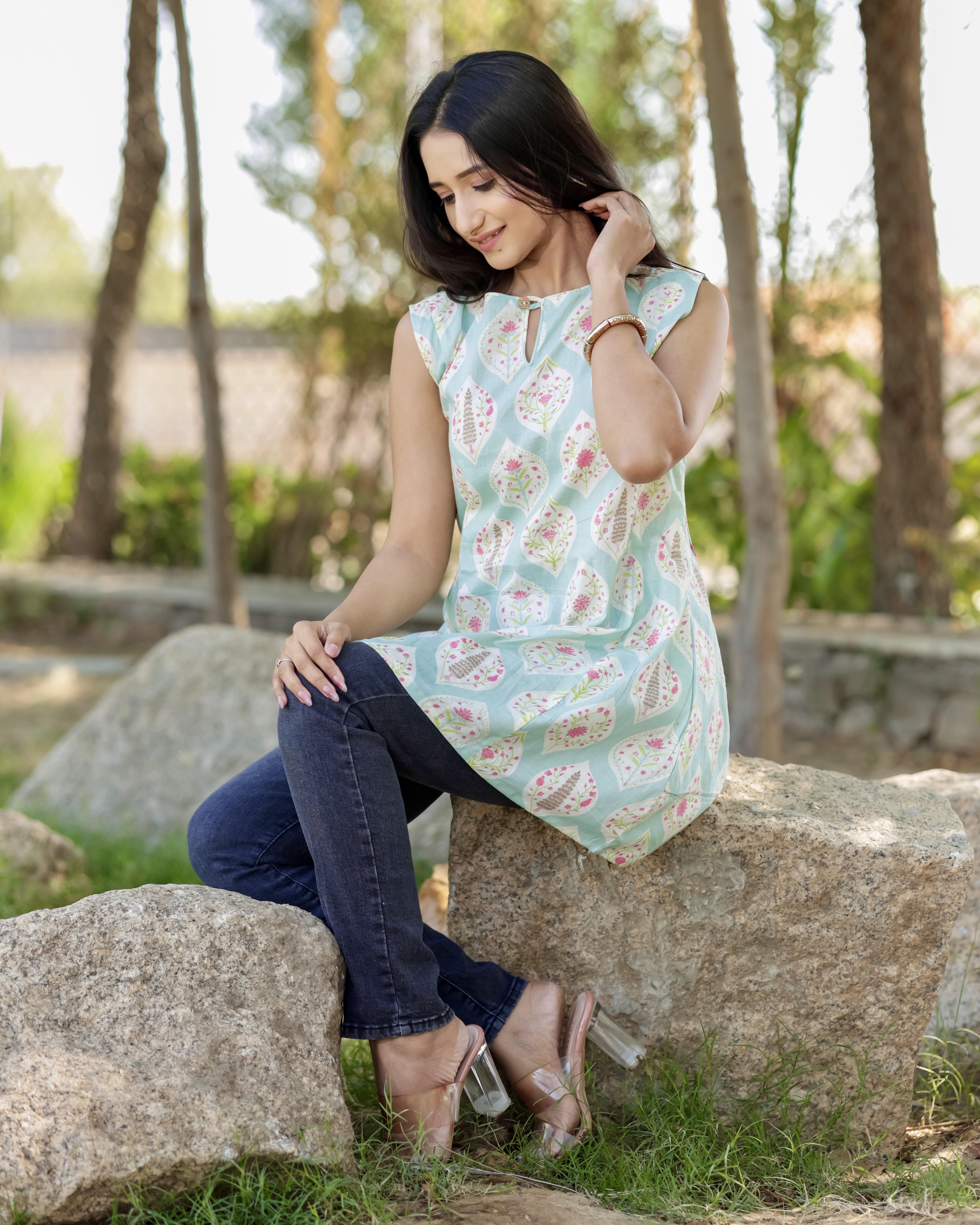 Mint Green Printed Sleeveless Kurti Top thumbnail 5