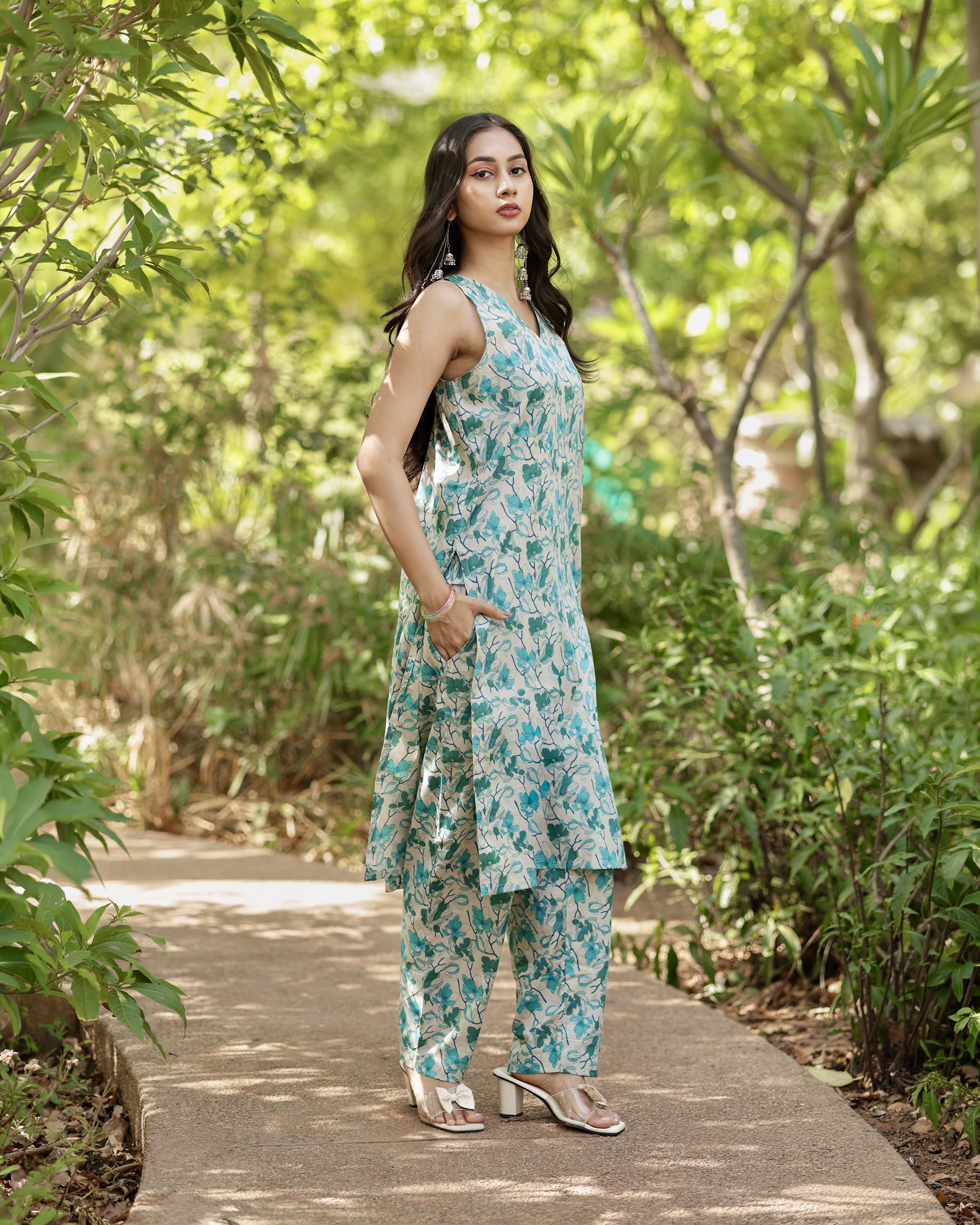 Green Floral Printed Kurta Pant Set💚 thumbnail 2